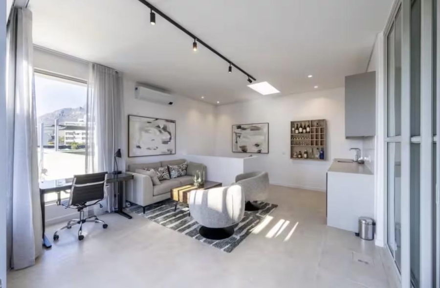 To Let 3 Bedroom Property for Rent in Green Point Western Cape